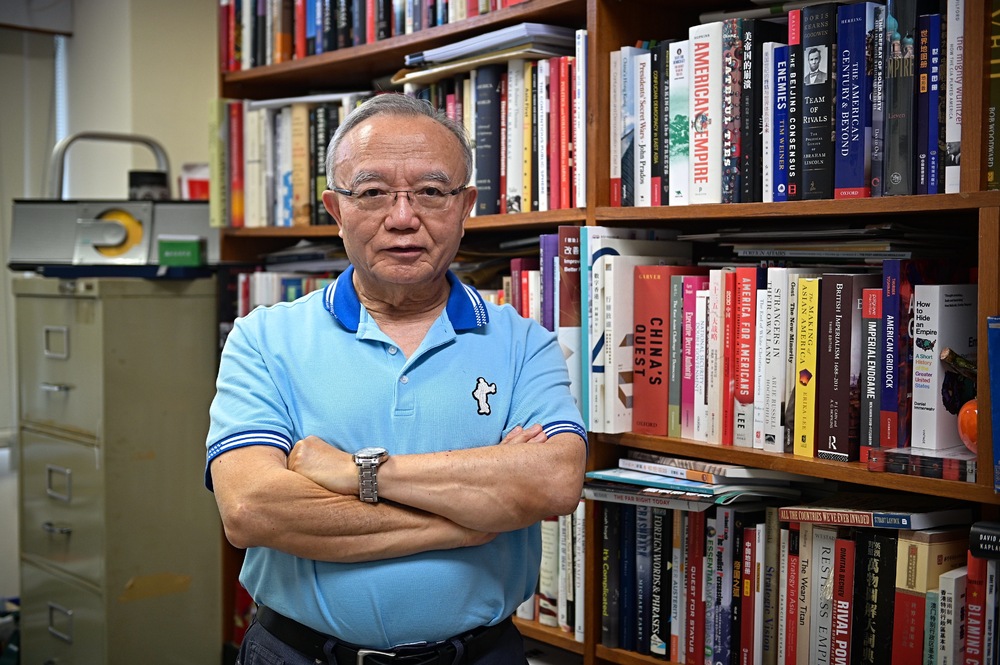 Lau Siu-kai says non-disciplinary service civil servants need to gain Beijing's trust, citing John Lee's example. Lau Siu-kai says non-disciplinary service civil servants need to gain Beijing's trust, citing John Lee's example.