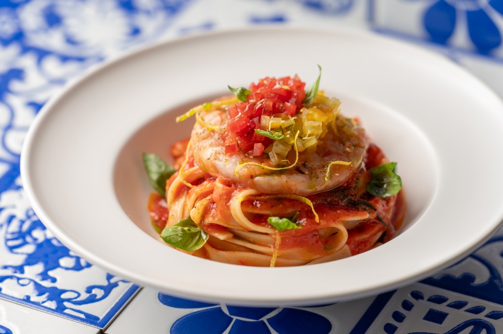 Fettuccine alla Crudaïola e Gamberi.