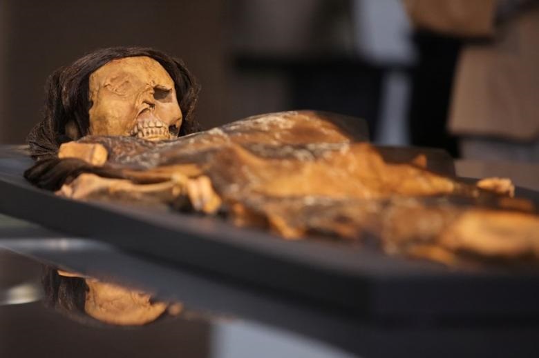 Replica of previously discovered Peruvian mummy. (Reuters) Replica of previously discovered Peruvian mummy. (Reuters)