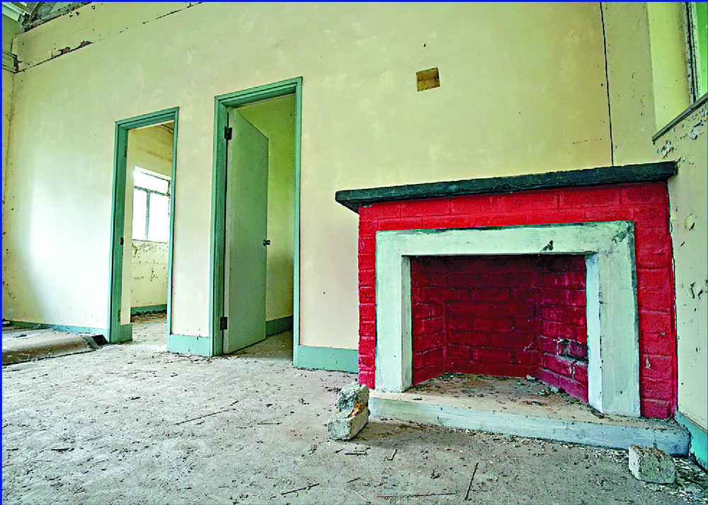 Some conservationists say the temple should not be left abandoned for a long time. SING TAO