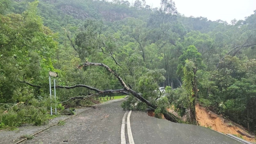 Landslide hits Bride's Pool Road in Tai Po.