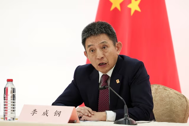 File Photo: Chinese trade negotiator Li Chenggang attends a press conference on the day of U.S.-China talks on trade, economic and national security issues, in Madrid, Spain, September 15, 2025. REUTERS/Louiza Vradi/FILE PHOTO
