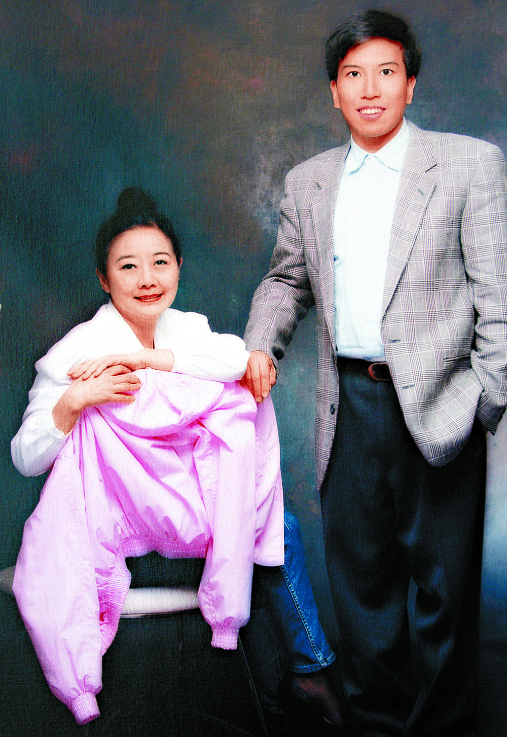 On his release from prison next July, Peter Chan plans to publish a book detailing his 15-year relationship with Nina Wang. Left, part of his manuscript for the book. On his release from prison next July, Peter Chan plans to publish a book detailing his 15-year relationship with Nina Wang. Left, part of his manuscript for the book.