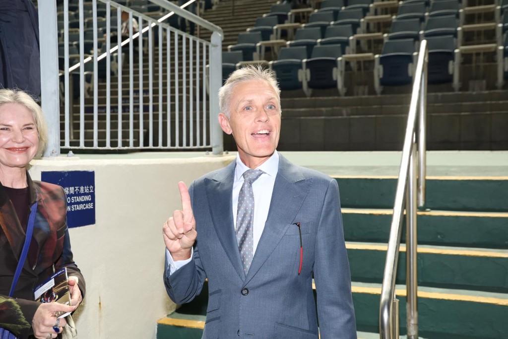 Mark Newnham is all smiles after he extending his "winning streak". The Australian has now won at least one race at the last 13 meetings (HKJC) 