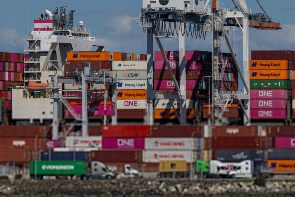 A cargo ship full of shipping containers is seen at the port of Oakland, as trade tensions escalate over U.S. tariffs, in Oakland, California, U.S., March 6, 2025. REUTERS