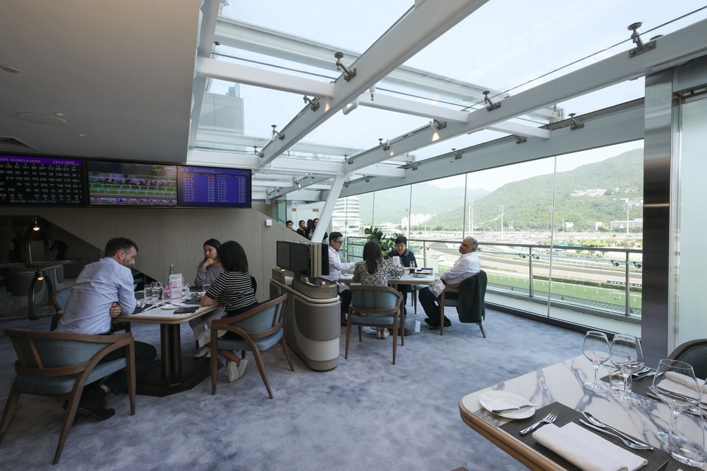 The enhanced Inner Circle features sophisticated interiors and a wide variety of seating combinations to cater to customers’ needs.