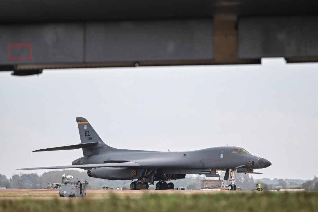 Photo by JUSTIN TALLIS / AFP  A US Air Force B-1 Lancer bomber is pictured on the tarmac at RAF Fairford base in Fairford, south-west England on September 27, 2026.