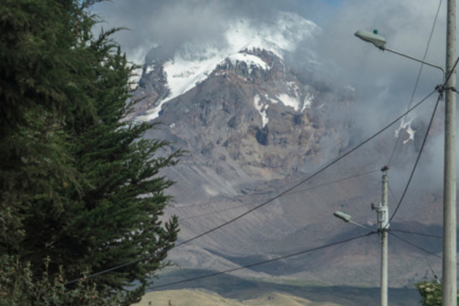 Carihuairazo volcano Carihuairazo volcano
