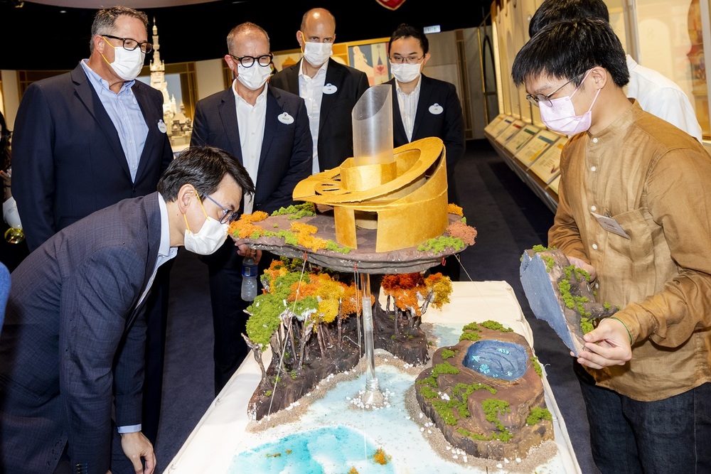Guests of Honor visited the model