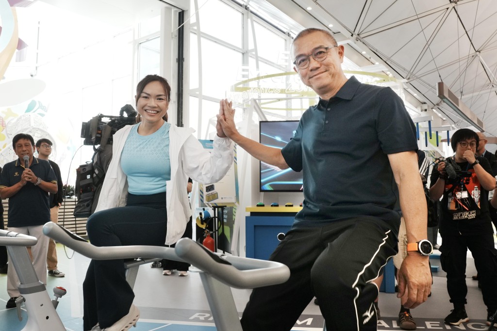 Sarah Lee Wai-sze and Steven Yiu 