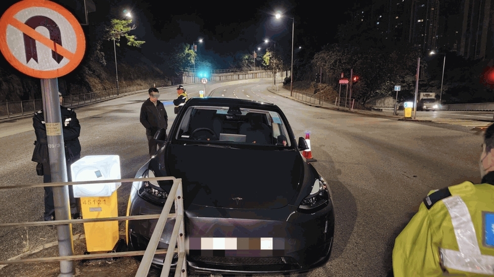 Man arrested for drunk driving after crashing in Ap Lei Chau