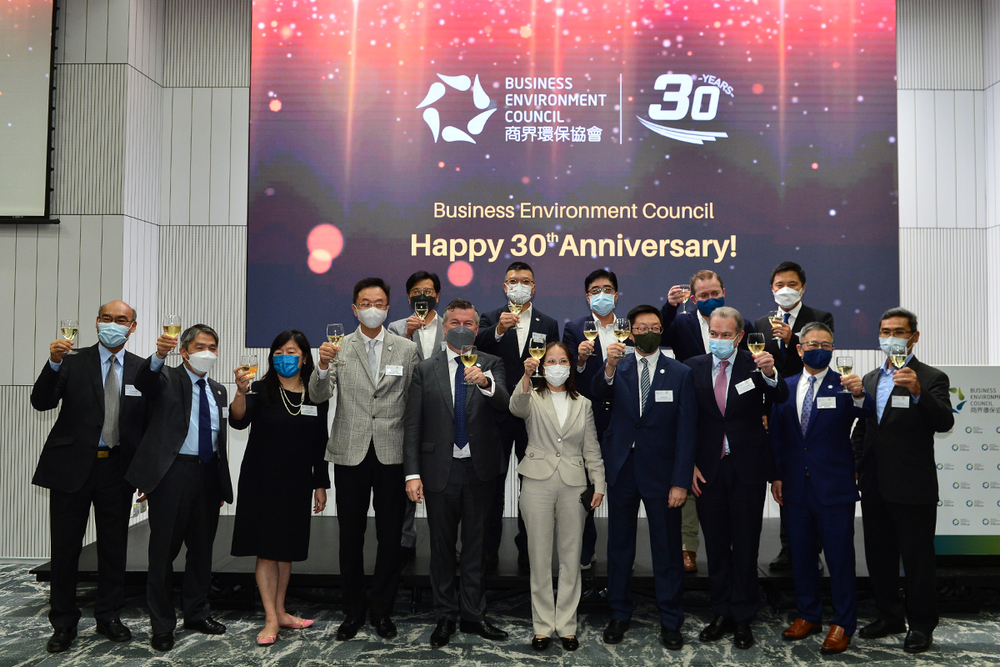 Miss Diane Wong, Under Secretary for Environment and Ecology (middle), and the Board Directors of BEC make a toast on stage celebrating BEC’s 30 years of environmental excellence