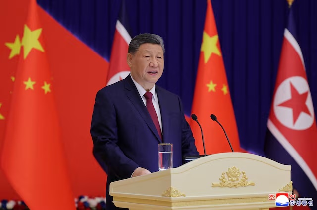 Chinese President Xi Jinping speaks during a banquet hosted by North Korean leader Kim Jong Un, amid Xi's state visit, in Pyongyang, North Korea, June 8, 2026, in this picture released by North Korea's official Korean Central News Agency. KCNA via REUTERS