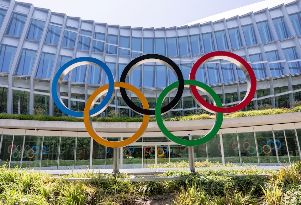  Olympic rings are pictured outside the International Olympic Committee (IOC) ahead of newly elected President Kirsty Coventry first Executive Board meeting at the Olympic House in Lausanne, Switzerland, June 25, 2025. REUTERS/Denis Balibouse/File Photo
