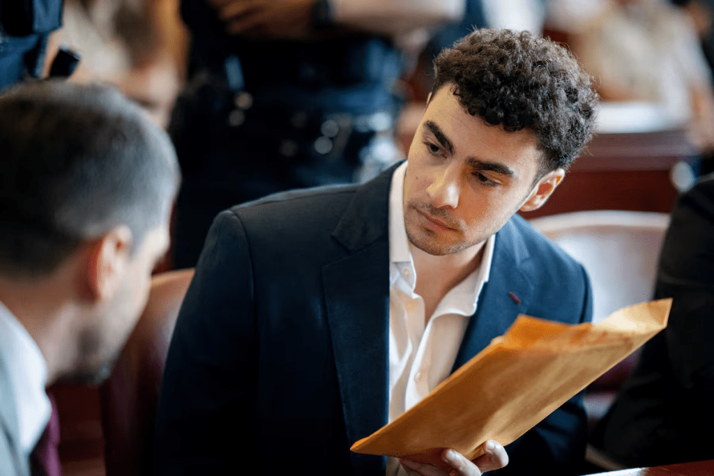 Luigi Mangione appears for a pre-trial hearing at Manhattan Criminal Court in New York, U.S., Wednesday, June 17, 2026. Angelina Katsanis/Pool via REUTERS/File Photo