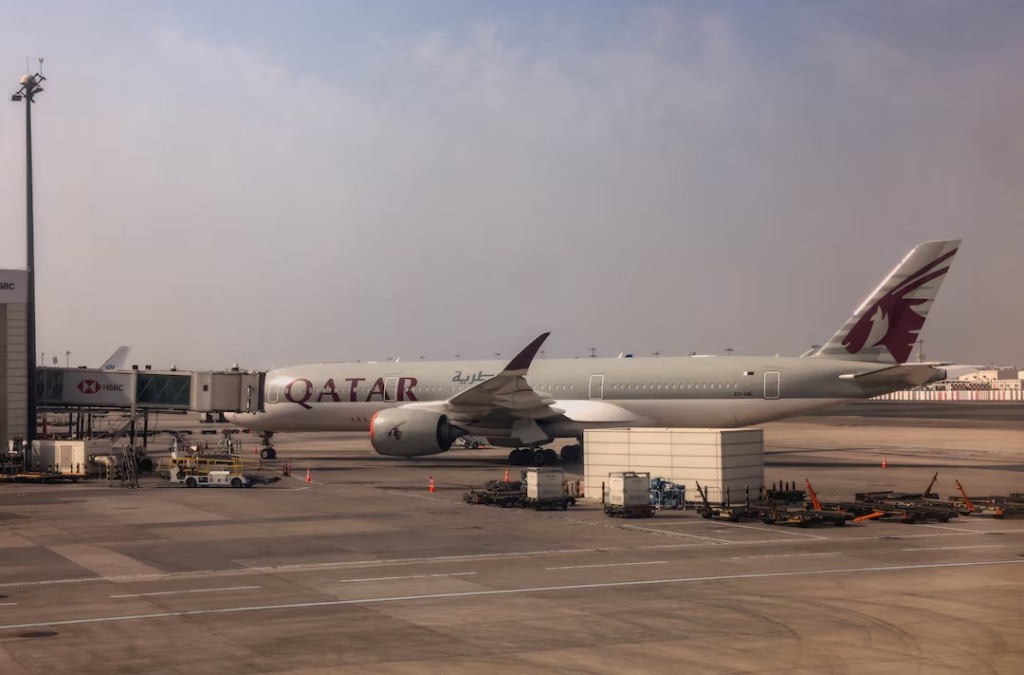 A Qatar Airways airplane at Dubai International Airport, amid the U.S.-Israeli conflict with Iran, in Dubai, United Arab Emirates, March 8, 2026. REUTERS/Raghed Waked/File Photo