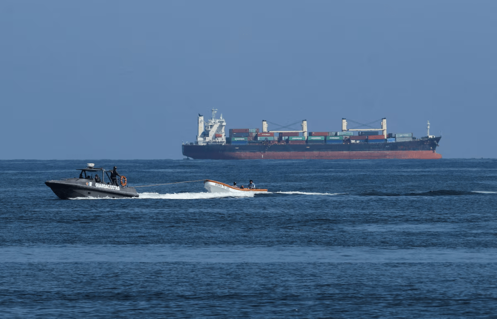 A coast guard boat of the Venezuelan Navy operates off the Caribbean coast on the day Venezuela's President Nicolas Maduro says that his country would deploy military, police, and civilian defenses at 284 "battlefront" locations across the country, amid heightened tensions with the U.S., in Puerto Cabello, Venezuela, September 11, 2025. REUTERS/Juan Carlos Hernandez/File Photo