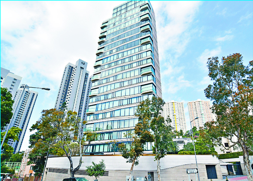 Five homes at Dukes Place have fetched a total of HK$1 billion.
SING TAO Five homes at Dukes Place have fetched a total of HK$1 billion.
SING TAO
