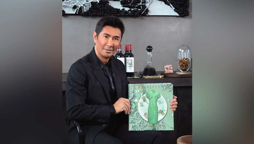 William Louey, philanthropist and the director of Kowloon Motor Bus Company. William Louey, philanthropist and the director of Kowloon Motor Bus Company.