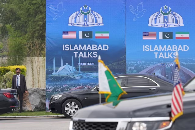 A Pakistani official stands during the arrival of the U.S. Vice President JD Vance for talks with Iranian officials in Islamabad, Pakistan, Saturday, April 11, 2026. Jacquelyn Martin/Pool via REUTERS/File Photo