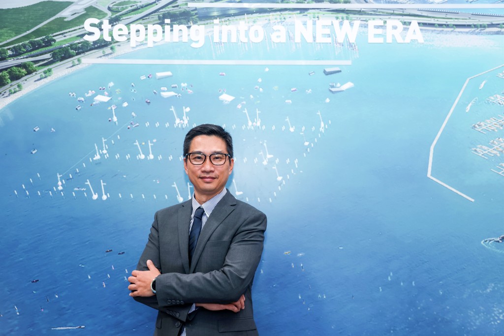Chapman Fong said AAHK arranged meetings with about 20 airlines to explore the opening of new routes.