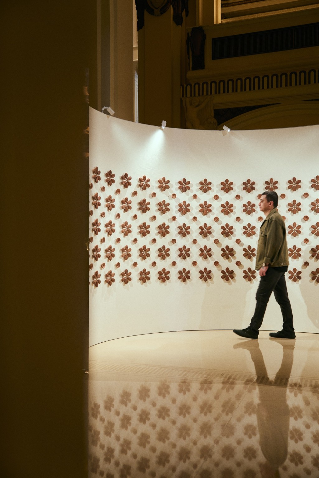 Albert Yonathan Setyawan presents - Metamorphic Modulation. (Photo courtesy of The Peninsula Hotels)