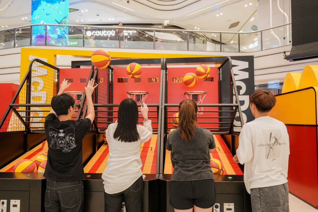 Upholding its "McDonald's Means Opportunities" talent philosophy, McDonald's Hong Kong remains steadfast in cultivating a diverse, inclusive, and enriching work environment. Driven by its ambition to be recognized as Hong Kong's best employer, the company continues to place employee well-being and development at the forefront.