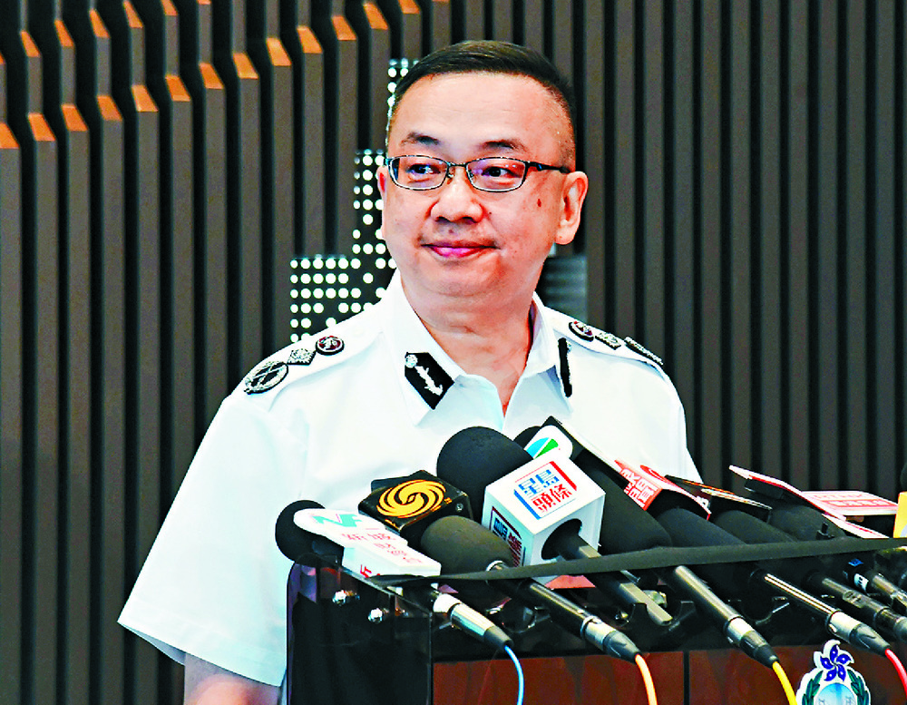 Citizens praised the new facility's spacious interior, helpful staff, as well as faster service times compared to other immigration offices. SING TAO Citizens praised the new facility's spacious interior, helpful staff, as well as faster service times compared to other immigration offices. SING TAO