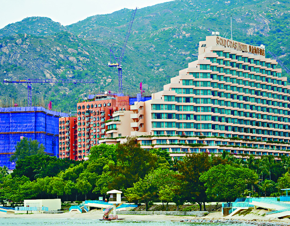 The project is located in Castle Peak Road-Castle Peak Bay, near the Gold Coast Hotel, offering 1,323 units. The project is located in Castle Peak Road-Castle Peak Bay, near the Gold Coast Hotel, offering 1,323 units.