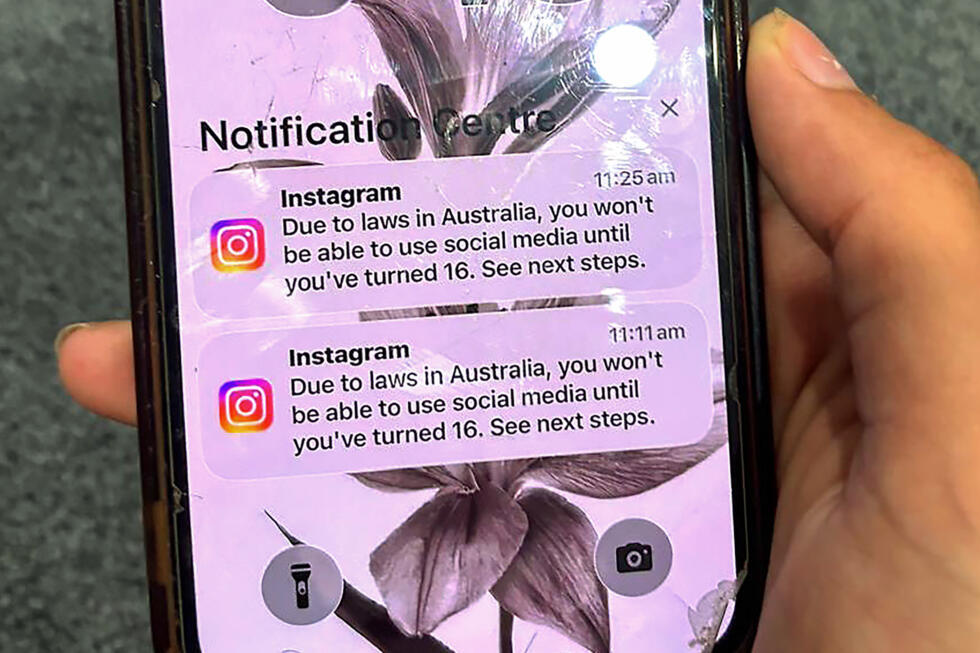Australia's government says it's up to platforms like Meta to exclude under-16s © STR / AFP