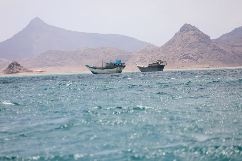 Boats float near the coast of Bab el-Mandeb, Yemen April 2, 2026. REUTERS/File Photo 