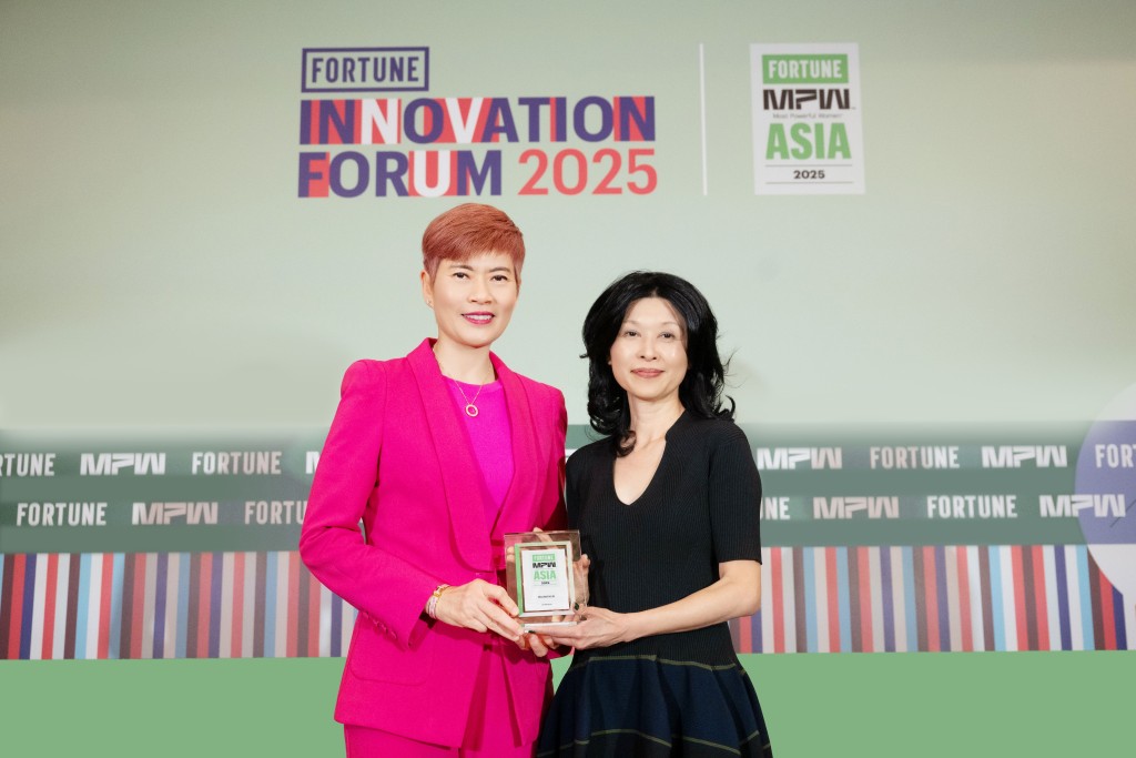 Khoon Fong Ang, Asia CEO of Fortune (right) presents the Fortune's The Most Powerful Women 2025 honour to Malina Ngai (left), Group CEO of AS Watson, in recognition of her outstanding leadership and influence in the retail industry. Khoon Fong Ang, Asia CEO of Fortune (right) presents the Fortune's The Most Powerful Women 2025 honour to Malina Ngai (left), Group CEO of AS Watson, in recognition of her outstanding leadership and influence in the retail industry.