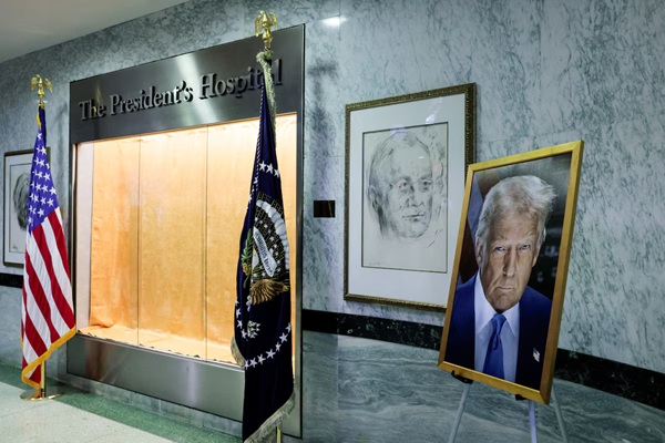 A picture of U.S. President Donald Trump is displayed at Walter Reed National Military Medical Center on the day of his visit, in Bethesda, Maryland, U.S., May 26, 2026. REUTERS/Kylie Cooper/File Photo