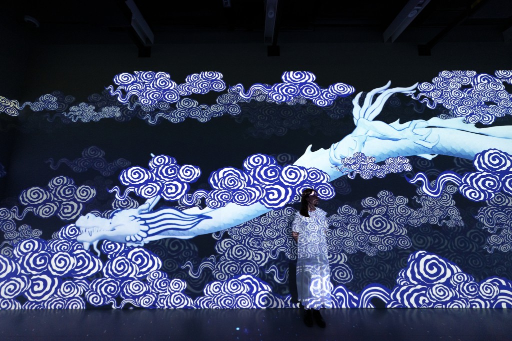 As you stroll, let the patterns beneath your feet dance in dynamic forms. Photo: Derry Ainsworth © Hong Kong Palace Museum