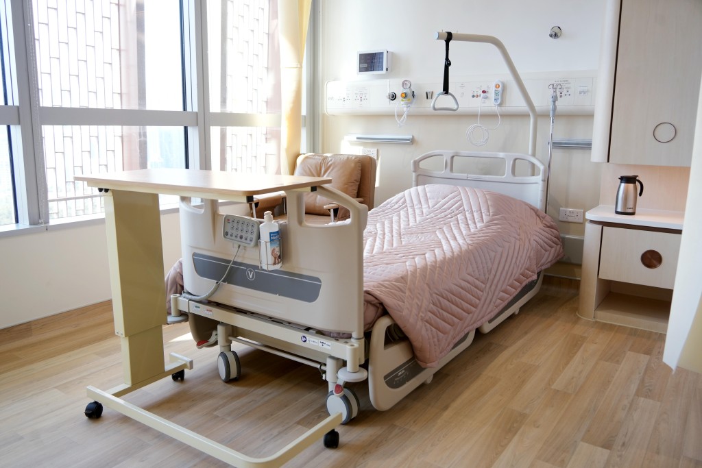 25 beds will be available in the first year for day-patient services. 