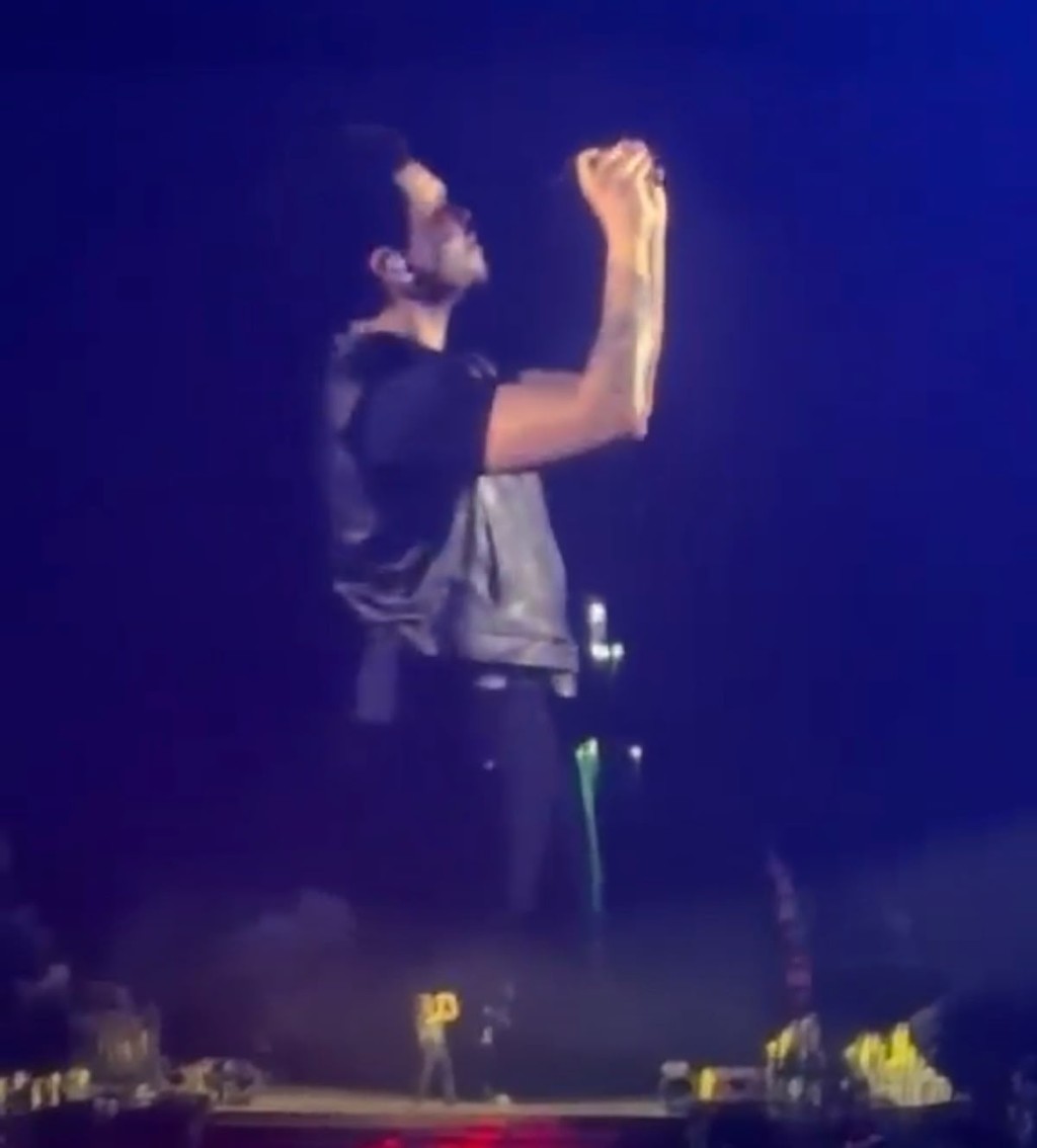 At tonight's final concert, while singing 'Take My Breath,' The Weeknd suddenly pulled out a pair of his idol Donnie Yen's own brand 'DonniEYE' sunglasses.