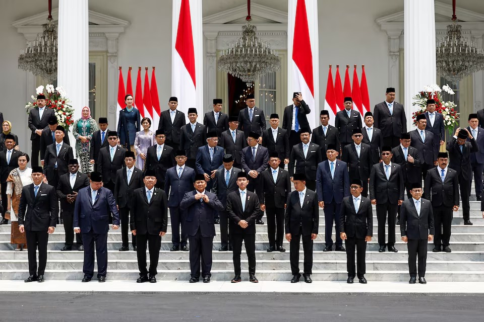 Indonesian President Prabowo Subianto, Vice President Gibran Rakabuming Raka, and newly appointed cabinet ministers prepare for group photos after the inauguration of the new cabinet, at the Presidential Palace in Jakarta, Indonesia, October 21, 2024. (Reuters) Indonesian President Prabowo Subianto, Vice President Gibran Rakabuming Raka, and newly appointed cabinet ministers prepare for group photos after the inauguration of the new cabinet, at the Presidential Palace in Jakarta, Indonesia, October 21, 2024. (Reuters)