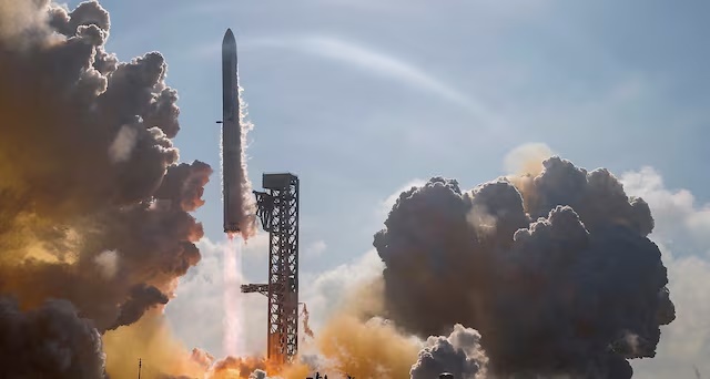 The SpaceX Starship and Super Heavy Booster creates sound waves as it lifts off on its 12th test flight from the SpaceX launch complex in Starbase, Texas, U.S., May 22, 2026. REUTERS/Steve Nesius/File Photo