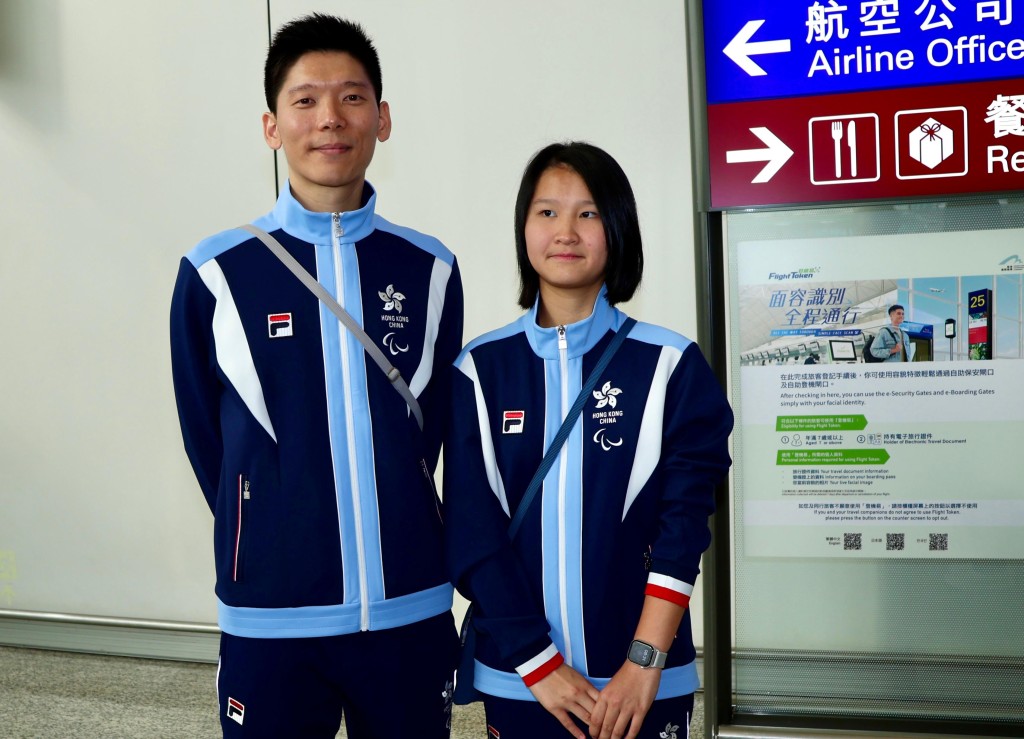 Para taekwondo player Yeung Siu-ki (left) and para runner Katie Wong Wing-hei 