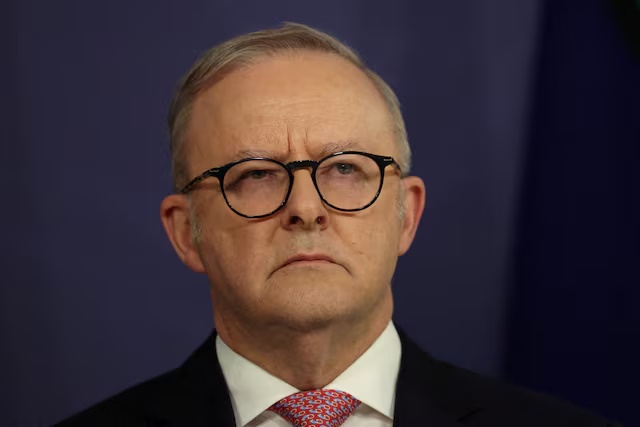 Australian Prime Minister Anthony Albanese reacts during a press conference in Sydney, Australia, in Sydney, Australia, September 12, 2025. REUTERS/Hollie Adams/File Photo 