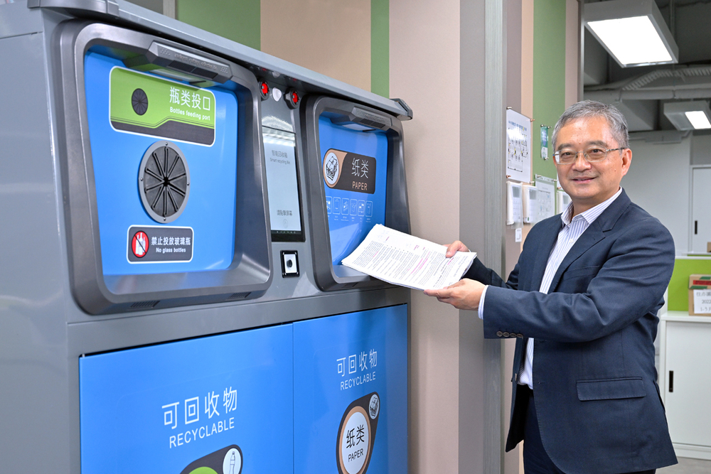Mr Ng showcases Baguio’s latest smart recycling machine