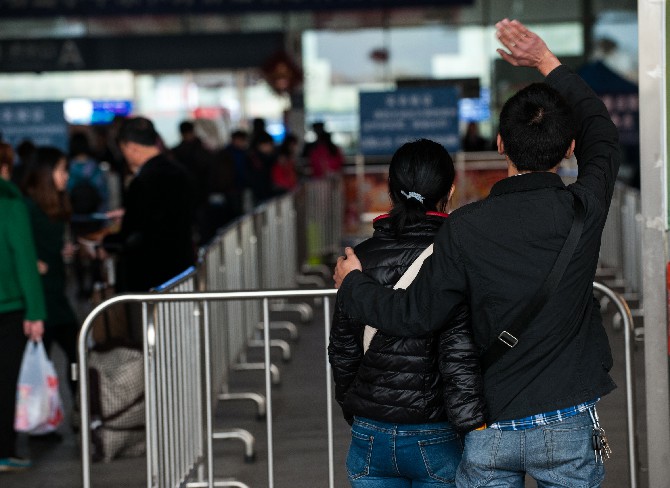Cross-border workers entering Macau without a medical certificate could be quarantined nd they will have to pay the costs of accommodation and meals. Cross-border workers entering Macau without a medical certificate could be quarantined nd they will have to pay the costs of accommodation and meals.