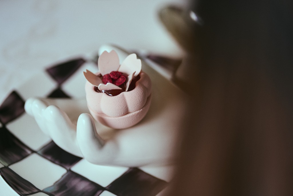 Art in Resonance Pastry Cherry Blossom. (Photo courtesy of The Peninsula Hotels)