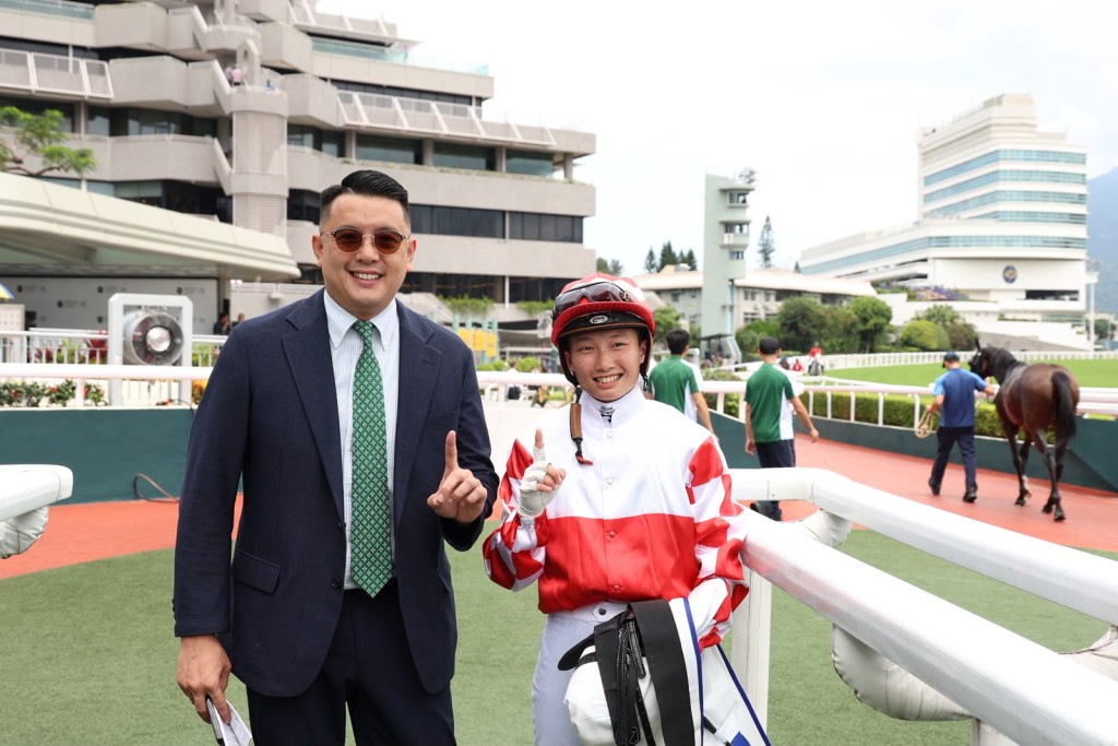 Pierre Ng and Nichola Yuen win the first race of the 2026-27 Hong Kong racing season. Sing Tao