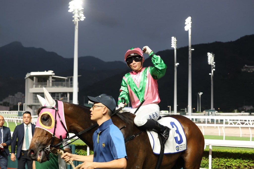 Apprentice Nichola Yuen reduced her claim down to seven pounds thanks for a treble at Sha Ti on Sunday. Sing Tao.