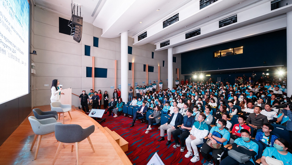 Participants of the ‘Strive and Rise Programme’ were invited to Cathay City to attend the Kick-Off Ceremony of the Cathay Aviation Exploration Open Day. Participants of the ‘Strive and Rise Programme’ were invited to Cathay City to attend the Kick-Off Ceremony of the Cathay Aviation Exploration Open Day.