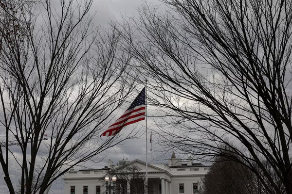 A general view shows the White House on a cloudy day, in Washington, D.C., U.S., December 23, 2025. REUTERS/Tyrone Siu