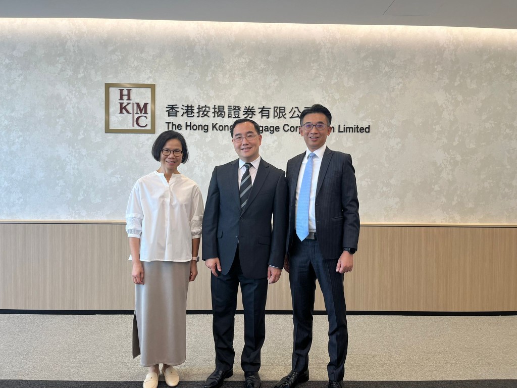 From left: Kitty Lai, Colin Pou, Daniel Leong Ling-chi, executive director and chief executive of HKMC Annuity.