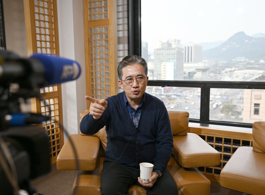 Photo by JUNG YEON-JE / AFP. This picture taken on January 26, 2026 shows Lee Il-kyu, a former North Korean diplomat stationed in Cuba who defected to South Korea in November 2023, speaking during an interview with AFP in Seoul.