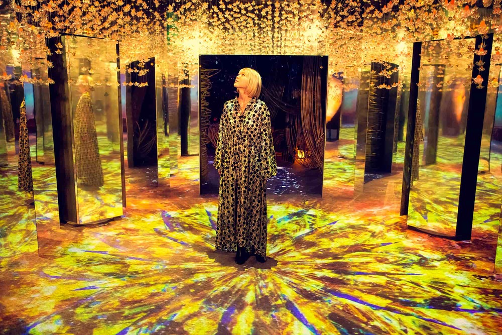 MICROSCOPY OF FLOWERS (Source: NAKED.INC. official website)